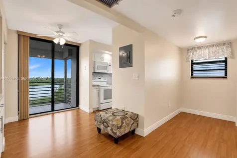 901 Colony Point Circle Pembroke Pines FL 33026