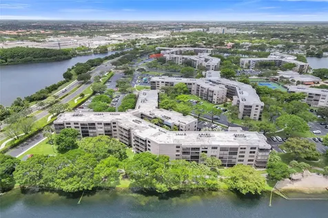 901 Colony Point Circle Pembroke Pines FL 33026