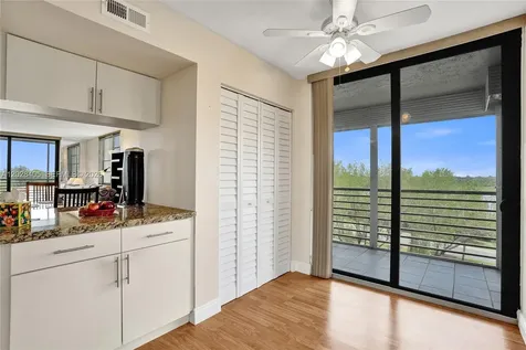 901 Colony Point Circle Pembroke Pines FL 33026