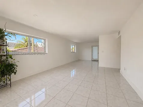 1400 Lincoln Road Miami Beach FL 33139