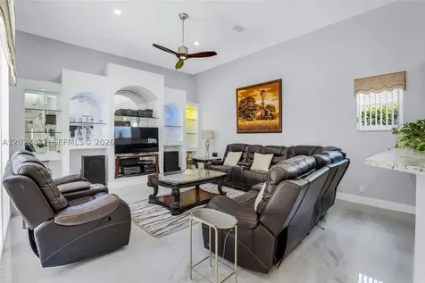 3852 Oak Ridge Circle Weston FL 33331