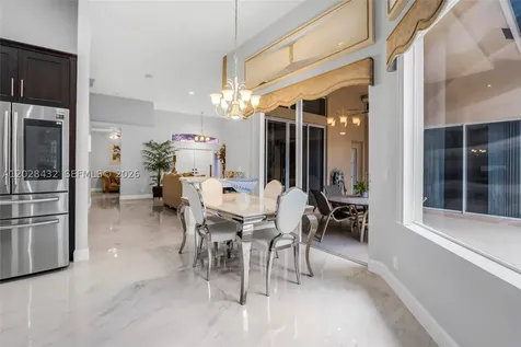 3852 Oak Ridge Circle Weston FL 33331