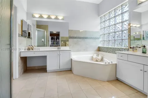 3852 Oak Ridge Circle Weston FL 33331
