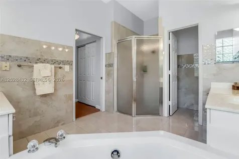 3852 Oak Ridge Circle Weston FL 33331
