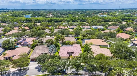 3852 Oak Ridge Circle Weston FL 33331