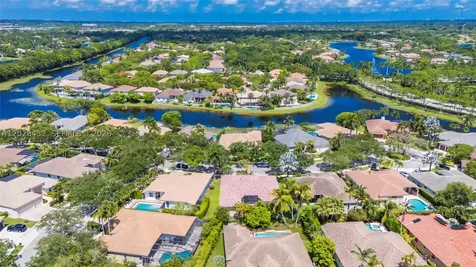 3852 Oak Ridge Circle Weston FL 33331