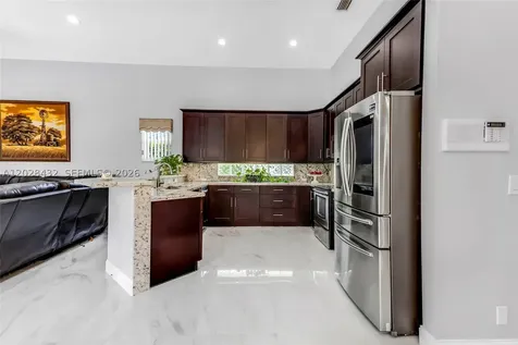 3852 Oak Ridge Circle Weston FL 33331