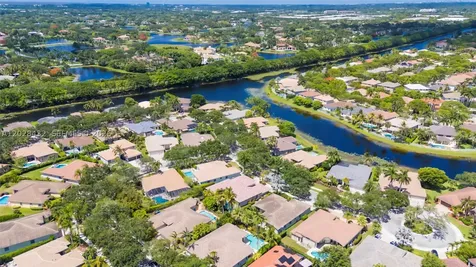3852 Oak Ridge Circle Weston FL 33331