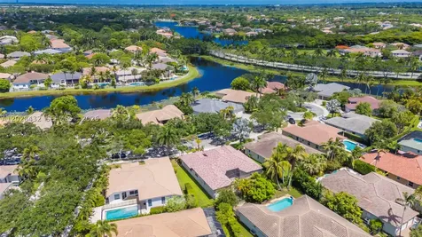 3852 Oak Ridge Circle Weston FL 33331