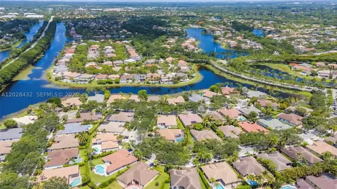 3852 Oak Ridge Circle Weston FL 33331