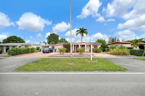 1421 SW 92nd Avenue Miami FL 33174