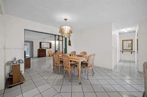 1421 SW 92nd Avenue Miami FL 33174