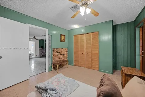 1421 SW 92nd Avenue Miami FL 33174