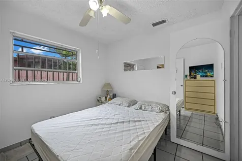 1421 SW 92nd Avenue Miami FL 33174