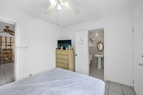 1421 SW 92nd Avenue Miami FL 33174