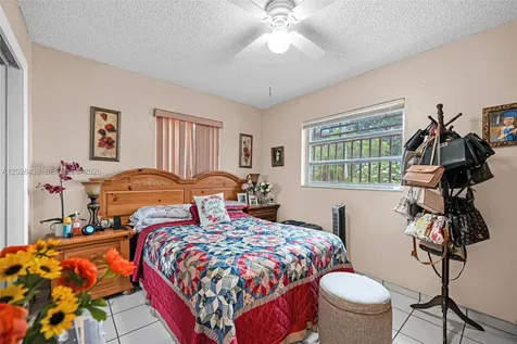 1421 SW 92nd Avenue Miami FL 33174