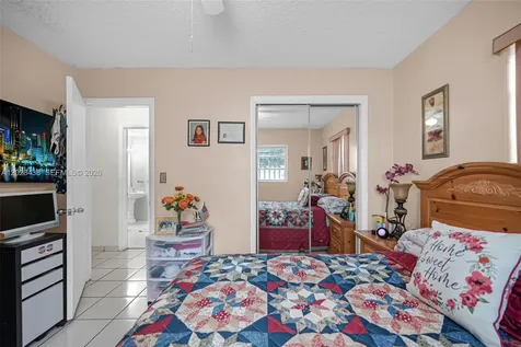 1421 SW 92nd Avenue Miami FL 33174