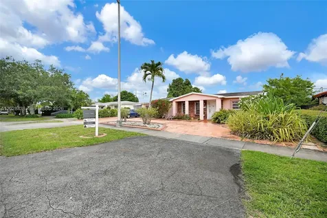 1421 SW 92nd Avenue Miami FL 33174