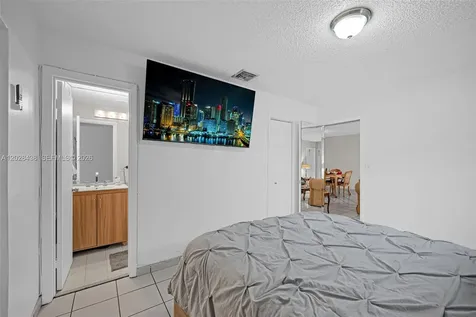 1421 SW 92nd Avenue Miami FL 33174