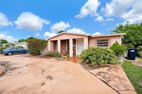 1421 SW 92nd Avenue Miami FL 33174