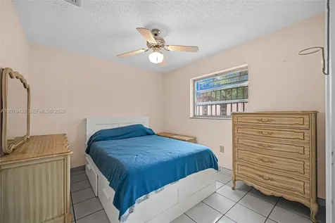 1421 SW 92nd Avenue Miami FL 33174