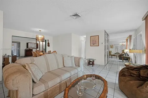 1421 SW 92nd Avenue Miami FL 33174