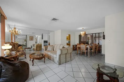 1421 SW 92nd Avenue Miami FL 33174