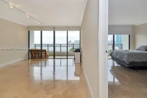 555 NE 15th Street Miami FL 33132
