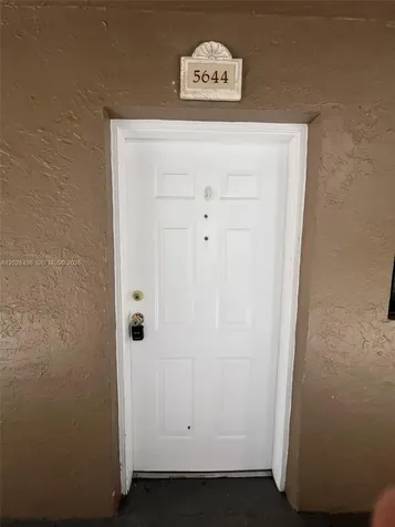 5644 W 25th Court Hialeah FL 33016