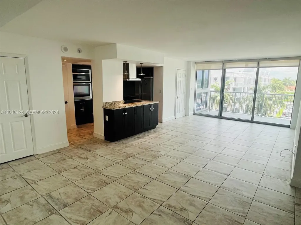 2655 Collins Avenue Miami Beach FL 33140