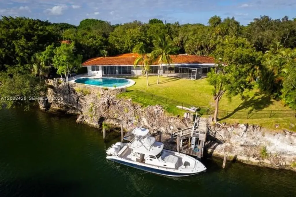 230 Edgewater Drive Coral Gables FL 33133