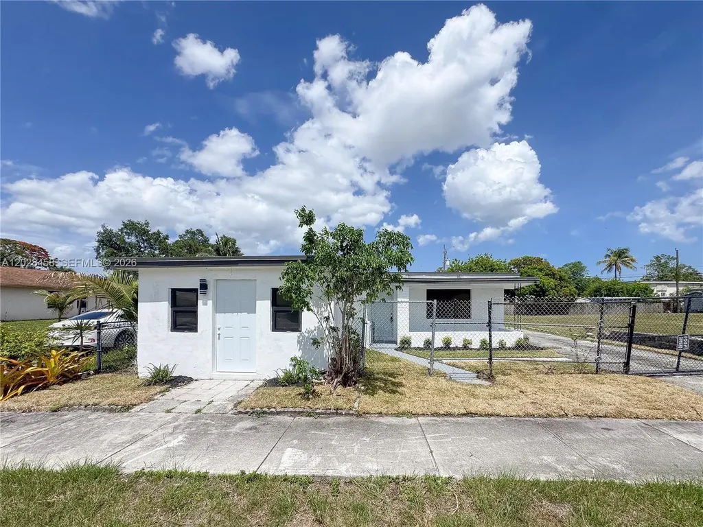 212 NW 28th Way Fort Lauderdale FL 33311