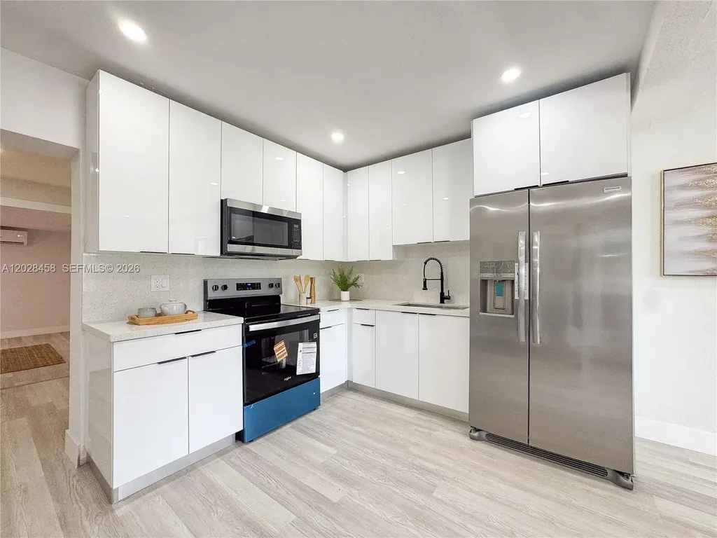 212 NW 28th Way Fort Lauderdale FL 33311