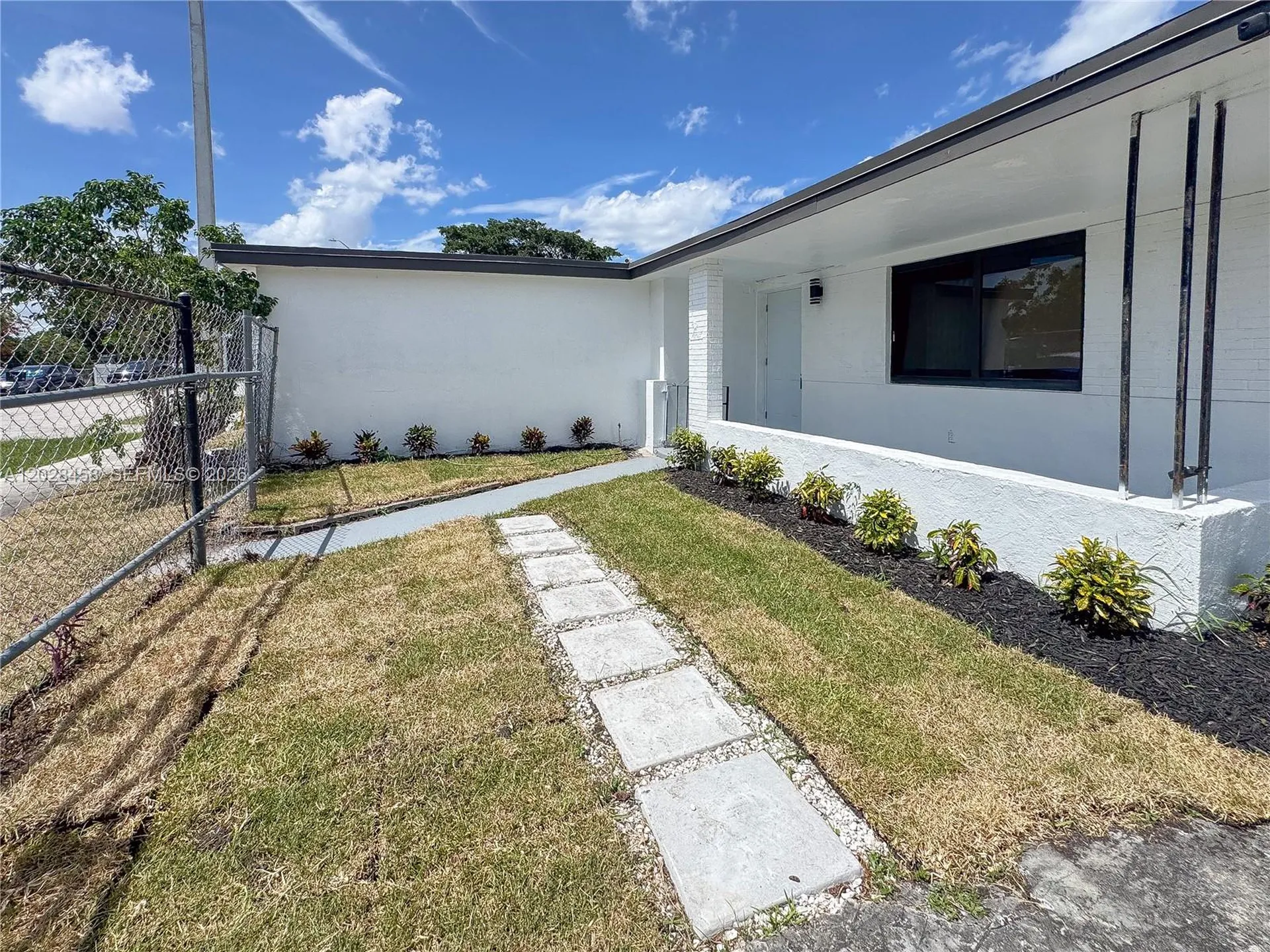 212 NW 28th Way Fort Lauderdale FL 33311