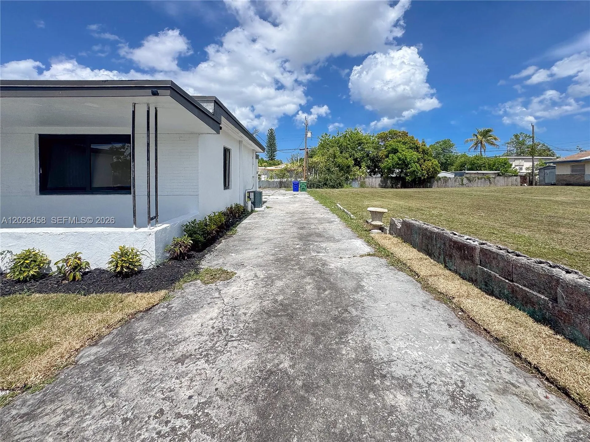 212 NW 28th Way Fort Lauderdale FL 33311