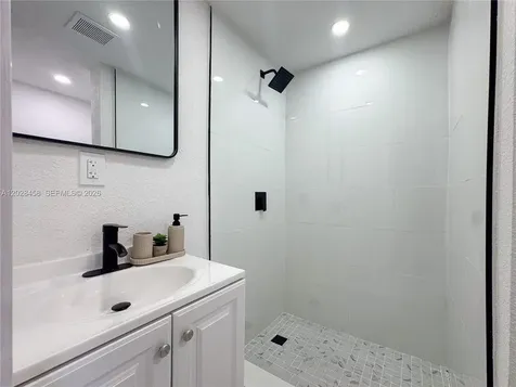 212 NW 28th Way Fort Lauderdale FL 33311