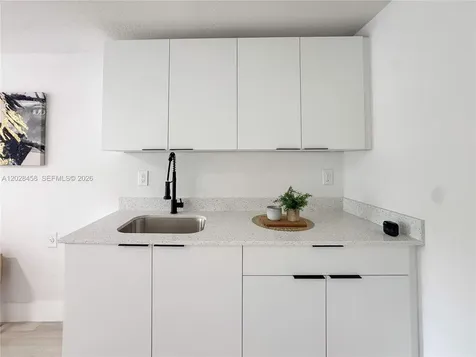 212 NW 28th Way Fort Lauderdale FL 33311