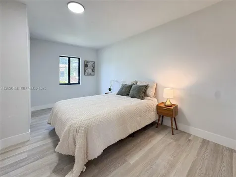 212 NW 28th Way Fort Lauderdale FL 33311