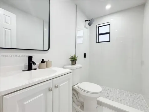 212 NW 28th Way Fort Lauderdale FL 33311
