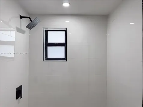 212 NW 28th Way Fort Lauderdale FL 33311