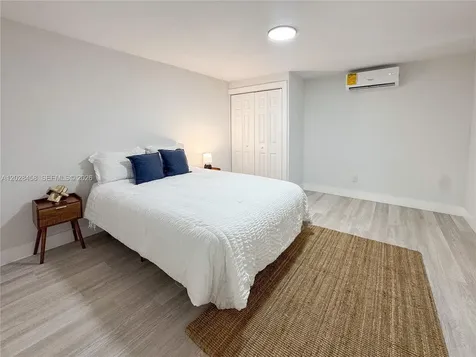 212 NW 28th Way Fort Lauderdale FL 33311