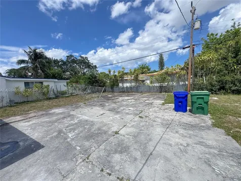 212 NW 28th Way Fort Lauderdale FL 33311