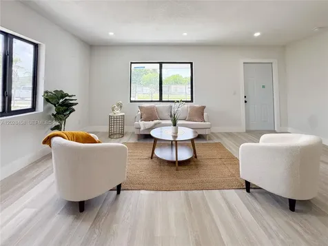 212 NW 28th Way Fort Lauderdale FL 33311