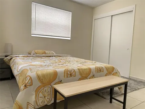 5270 SW 90th Way Cooper City FL 33328