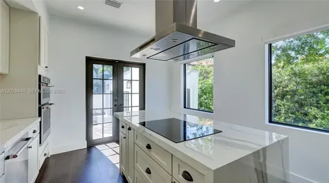 426 Aragon Avenue Coral Gables FL 33134