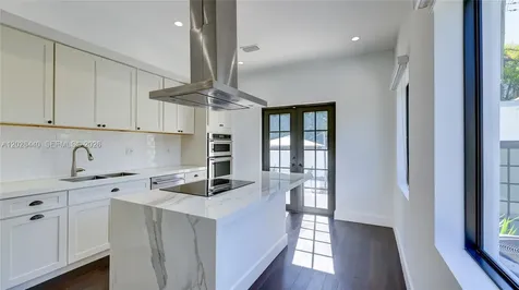 426 Aragon Avenue Coral Gables FL 33134
