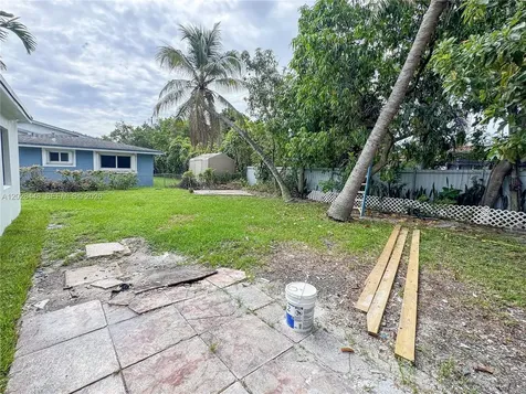600 NW 108th Terrace Miami FL 33168