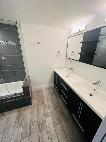 2655 Collins Avenue Miami Beach FL 33140