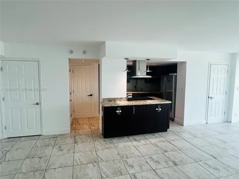 2655 Collins Avenue Miami Beach FL 33140