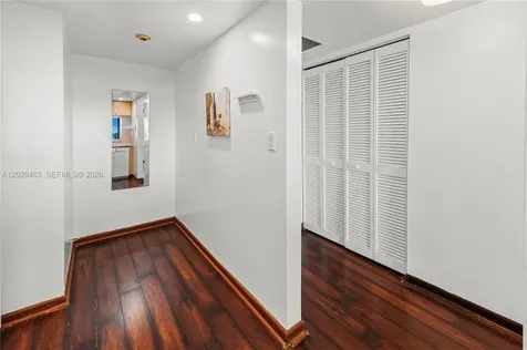 2555 Collins Avenue Miami Beach FL 33140